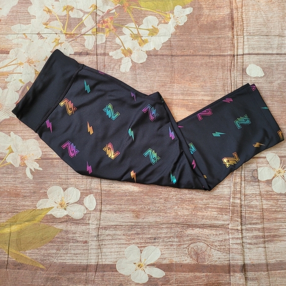 ⭐️NWOT Zumba Fitness lightning bolt leggings - Picture 3 of 7